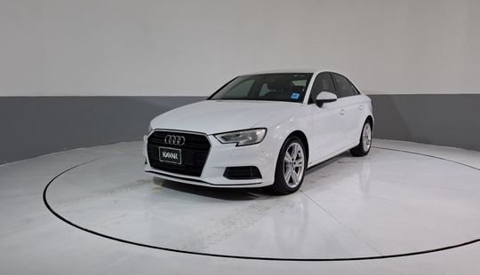 2019 • 87,139 km • Automático