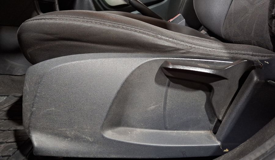 Ford Fiesta 1.6 SE MT Hatchback 2013