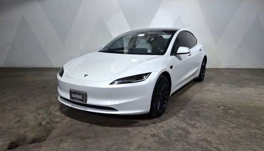 Tesla • Model 3