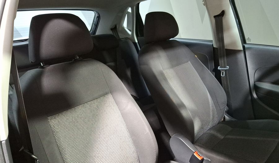 Volkswagen Polo 1.6 MT Hatchback 2015