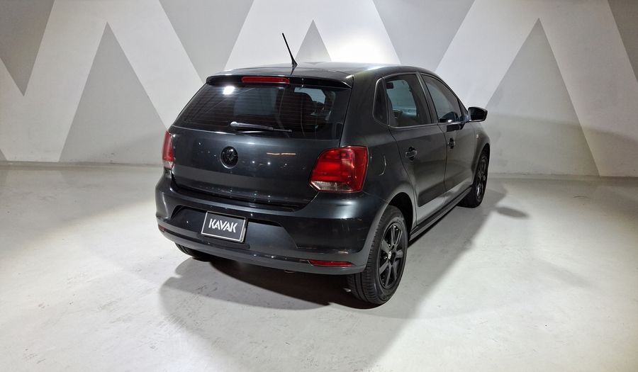 Volkswagen Polo 1.6 MT Hatchback 2015
