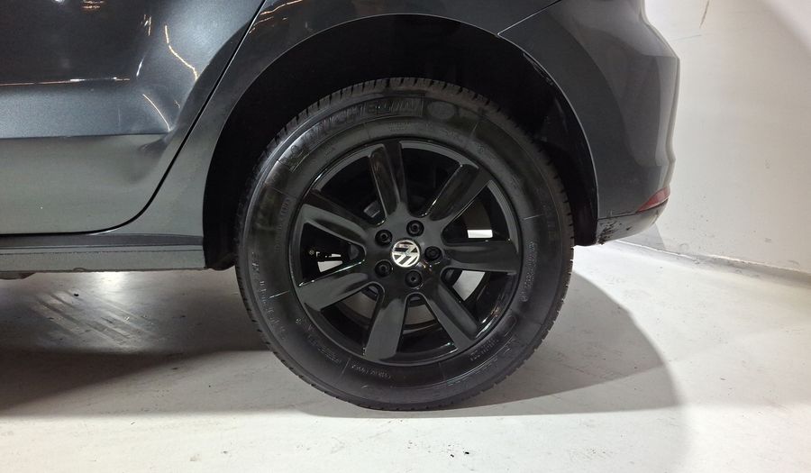 Volkswagen Polo 1.6 MT Hatchback 2015