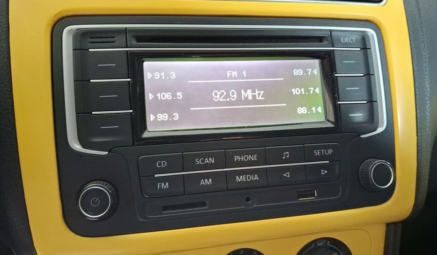 Volkswagen Polo 1.6 MT Hatchback 2015