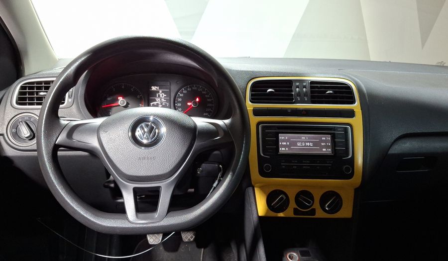 Volkswagen Polo 1.6 MT Hatchback 2015