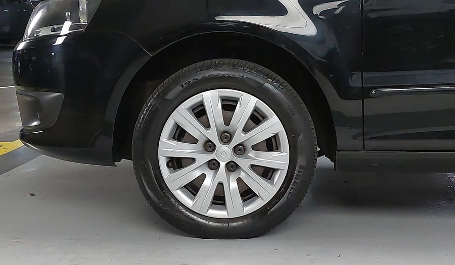 Volkswagen Fox 1.6 VHT TOTAL FLEX Hatchback 2013