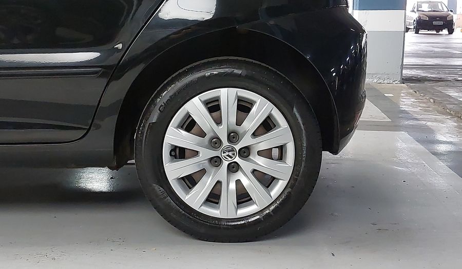 Volkswagen Fox 1.6 VHT TOTAL FLEX Hatchback 2013