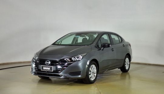 Nissan • Versa