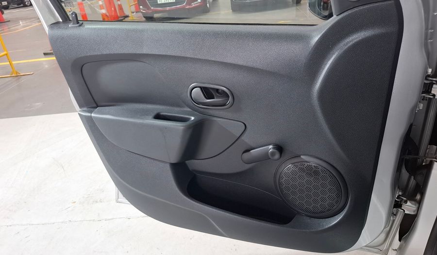 Renault Sandero 1.6 AUTHENTIQUE Hatchback 2017