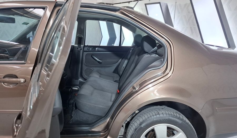 Volkswagen Bora 2.0 TRENDLINE Sedan 2011