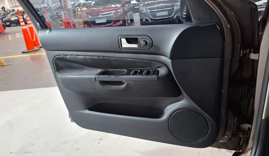 Volkswagen Bora 2.0 TRENDLINE Sedan 2011