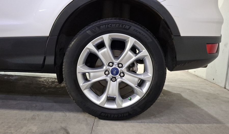 Ford Escape 2.0L TITANIUM ECOBOOST I4 AT Suv 2015