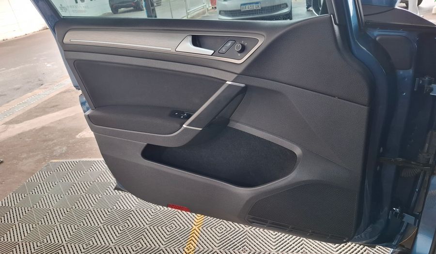 Volkswagen Golf 1.4 TSI COMFORTLINE Hatchback 2016