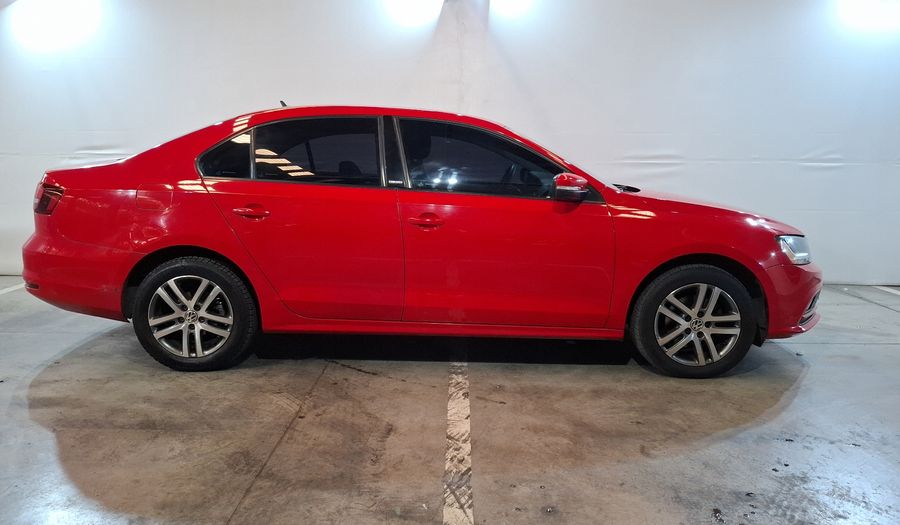 Volkswagen Jetta 2.5 TRENDLINE MT Sedan 2017