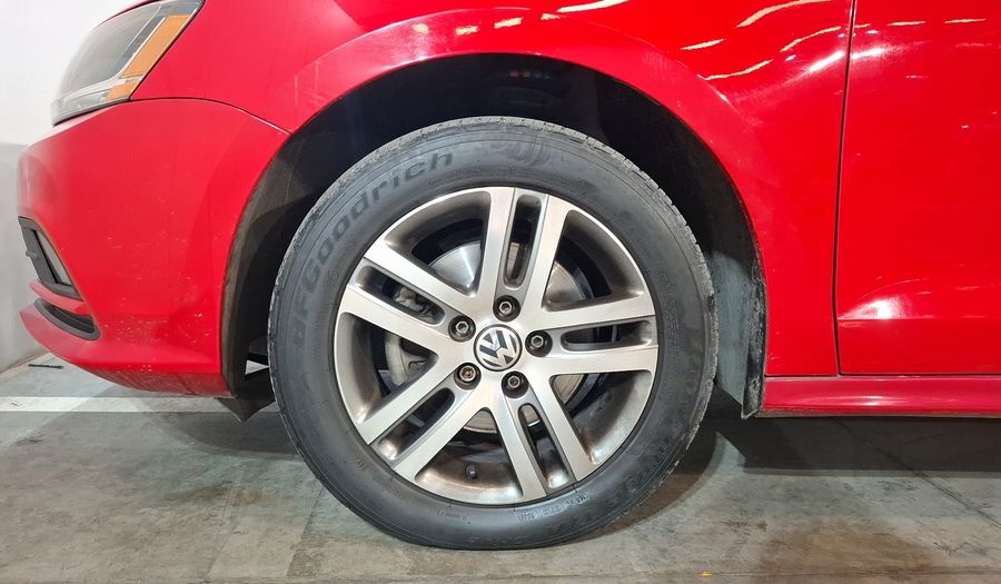 Volkswagen Jetta 2.5 TRENDLINE MT Sedan 2017