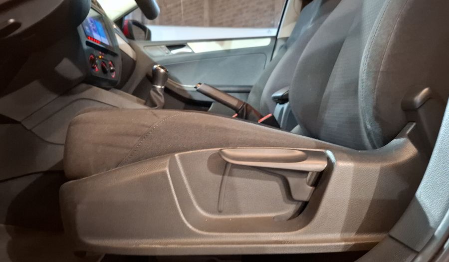 Volkswagen Jetta 2.5 TRENDLINE MT Sedan 2017