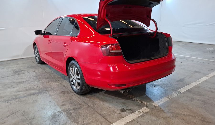 Volkswagen Jetta 2.5 TRENDLINE MT Sedan 2017