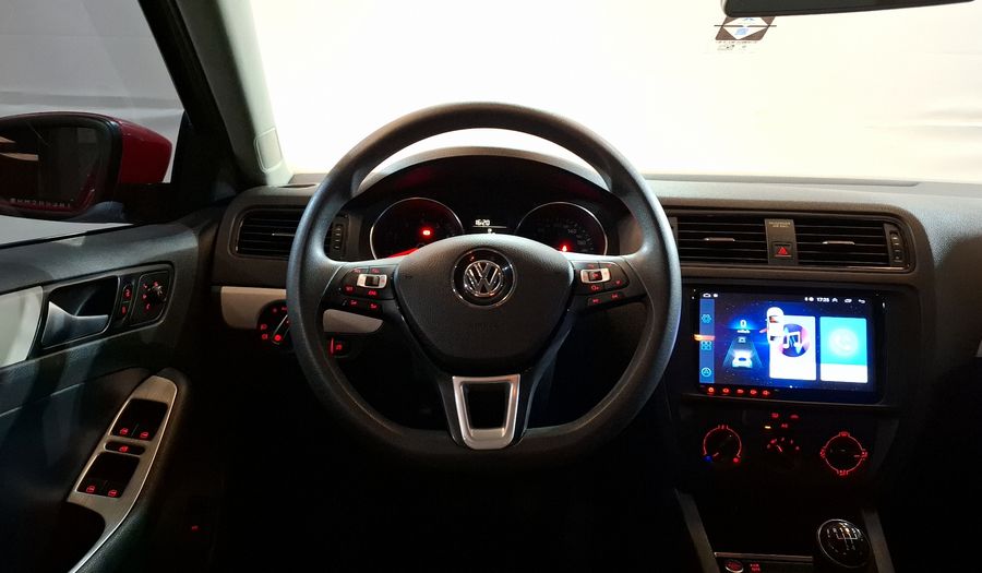 Volkswagen Jetta 2.5 TRENDLINE MT Sedan 2017
