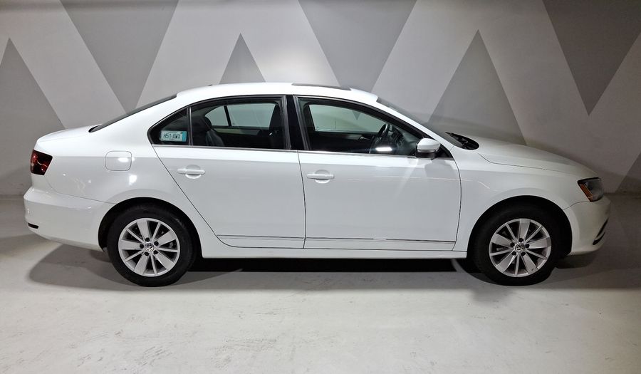 Volkswagen Jetta 2.5 COMFORTLINE TIP. BOLSAS AIRE DEL. Sedan 2018