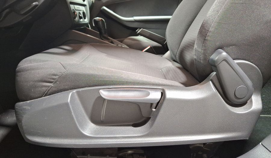 Volkswagen Jetta 2.5 COMFORTLINE TIP. BOLSAS AIRE DEL. Sedan 2018