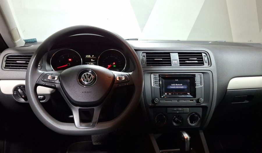 Volkswagen Jetta 2.5 COMFORTLINE TIP. BOLSAS AIRE DEL. Sedan 2018