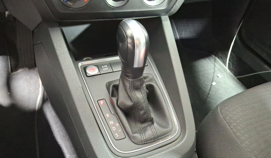 Volkswagen Jetta 2.5 COMFORTLINE TIP. BOLSAS AIRE DEL. Sedan 2018