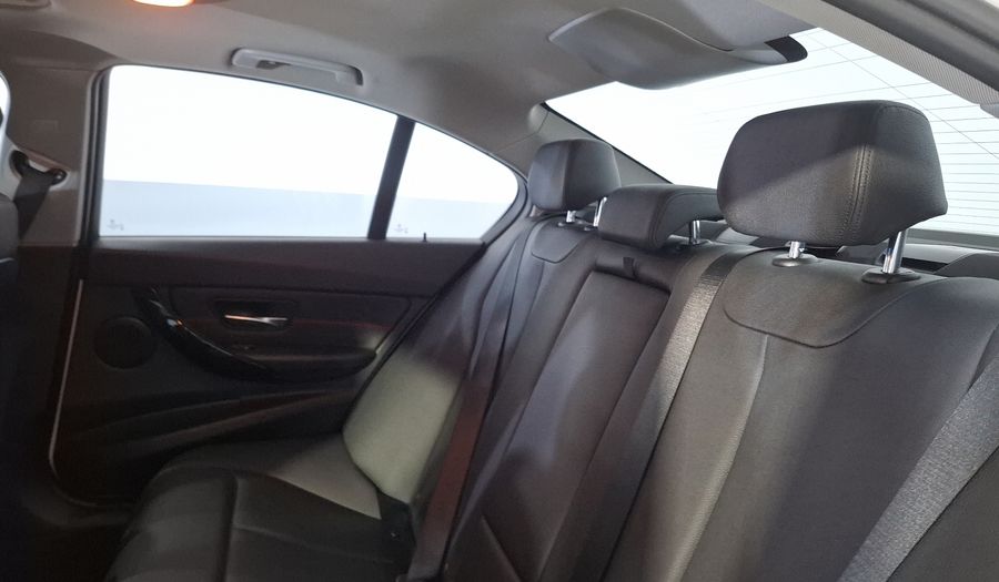 Bmw Serie 3 2.0 320IA M SPORT Sedan 2015
