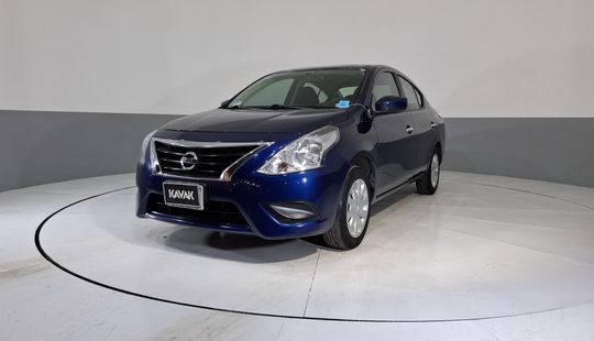 Nissan • Versa