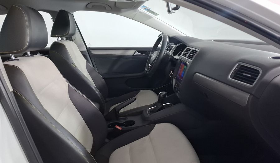 Volkswagen Jetta 2.0 FEST TIP. Sedan 2017