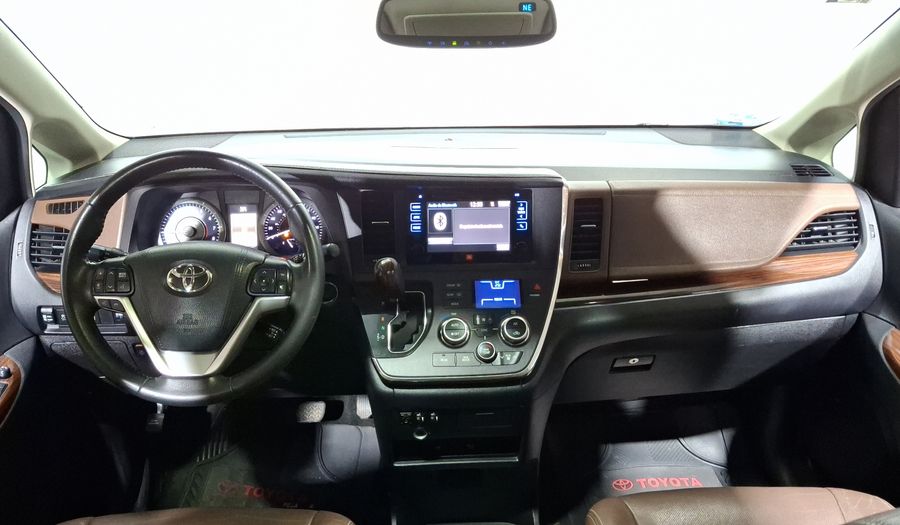 Toyota Sienna 3.5 LIMITED AT Minivan 2015