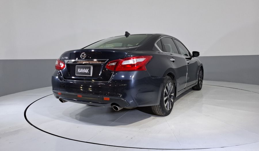Nissan Altima 2.5 ADVANCE CVT Sedan 2017