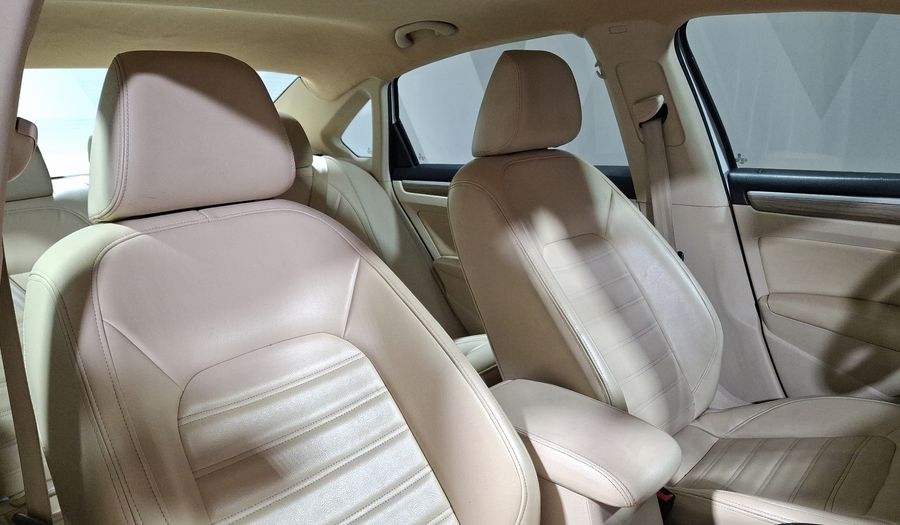 Volkswagen Passat 2.5 HIGHLINE Sedan 2016