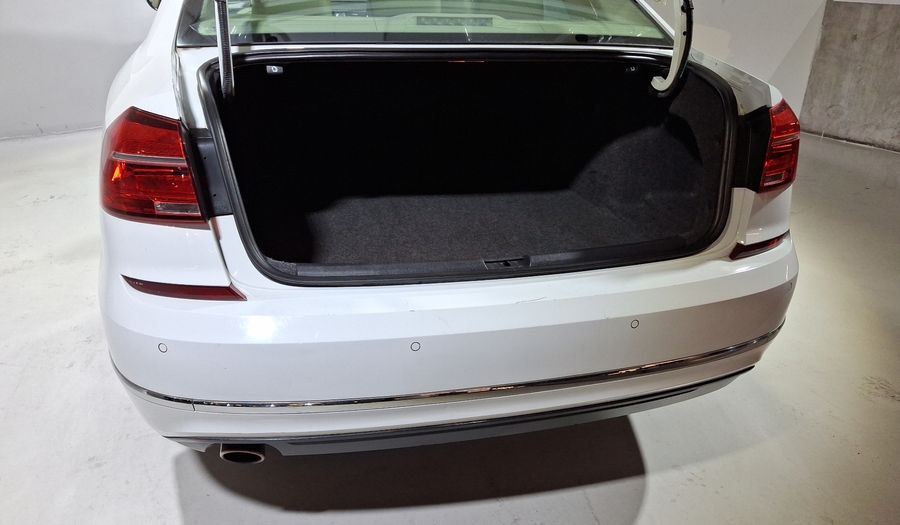 Volkswagen Passat 2.5 HIGHLINE Sedan 2016