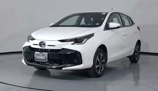 Toyota • Yaris