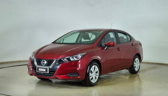 Nissan • Versa