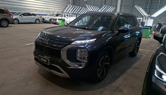 Mitsubishi • Outlander