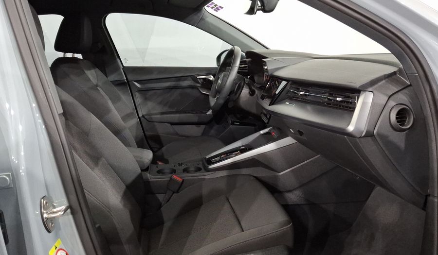 Audi A3 1.4 35 TFSI DYNAMIC AUTO Sedan 2025