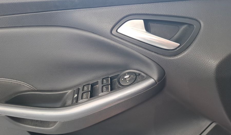 Ford Focus Iii 2.0 TITANIUM Hatchback 2014