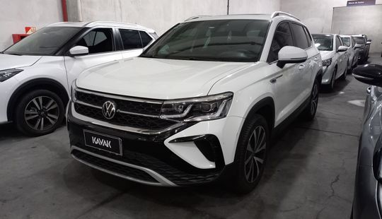 Volkswagen • Taos
