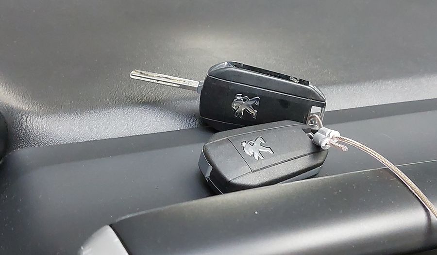 Peugeot 208 1.6 GRIFFE AUTO Hatchback 2017