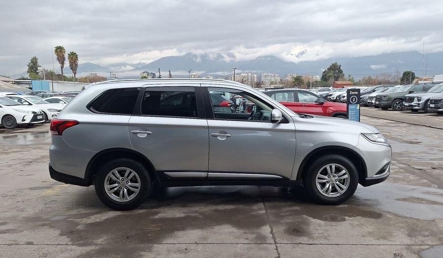 Mitsubishi Outlander 2.0 Suv 2023