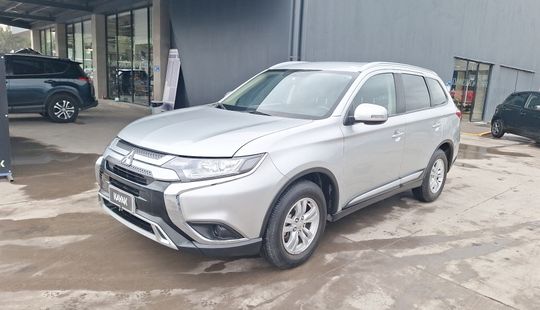 Mitsubishi • Outlander