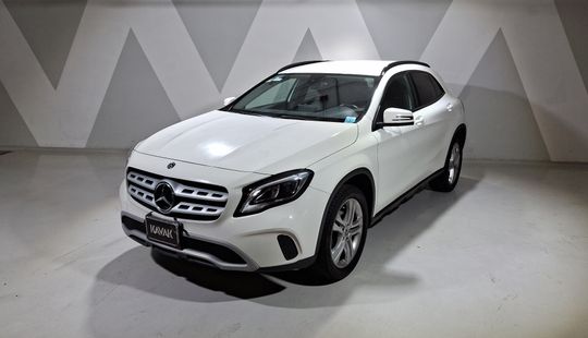 Mercedes Benz • Clase GLA