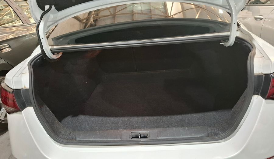 Nissan Sentra 2.0 SR CVT Sedan 2021