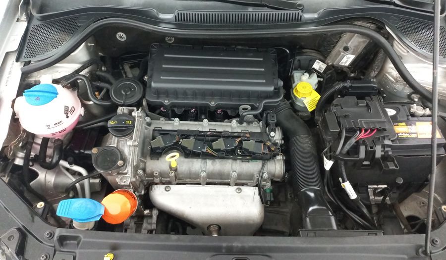 Volkswagen Vento 1.6 HIGHLINE TIPTRONIC Sedan 2014
