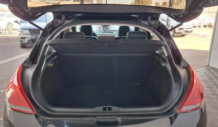 Peugeot 308 1.6 HDI ALLURE Hatchback 2017