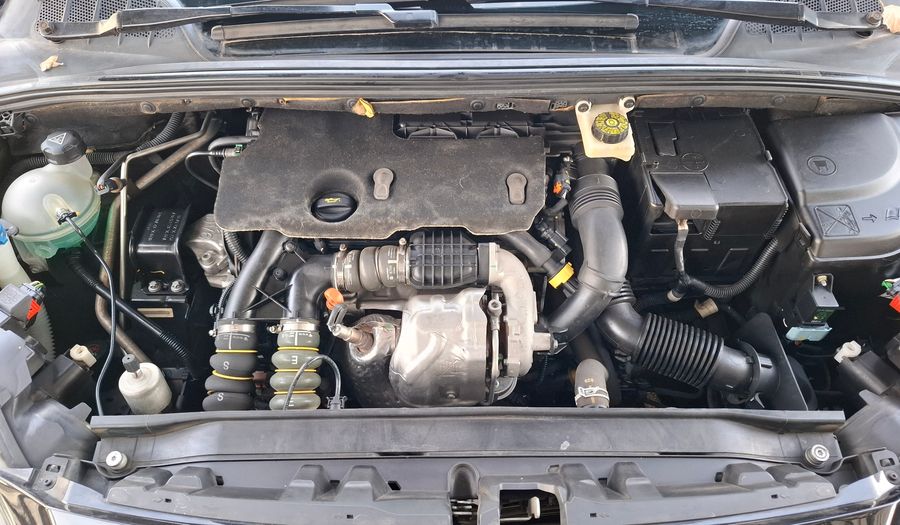 Peugeot 308 1.6 HDI ALLURE Hatchback 2017