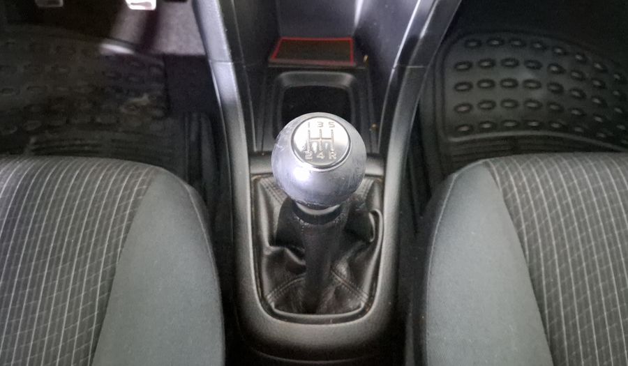 Suzuki Swift 1.4 GLX MT Hatchback 2014