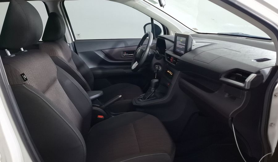 Toyota Avanza 1.5 XLE CVT Minivan 2025