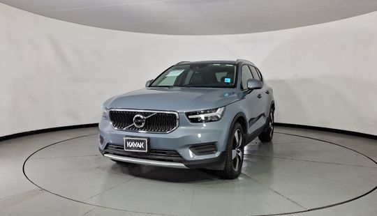 Volvo • XC40