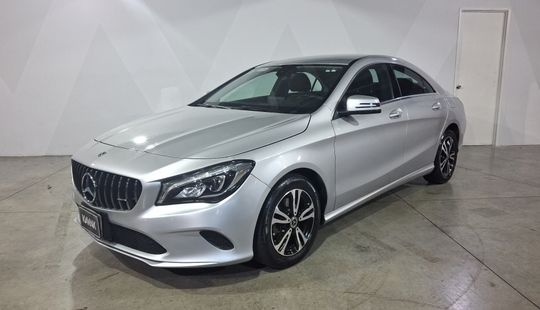 Mercedes Benz • Clase CLA